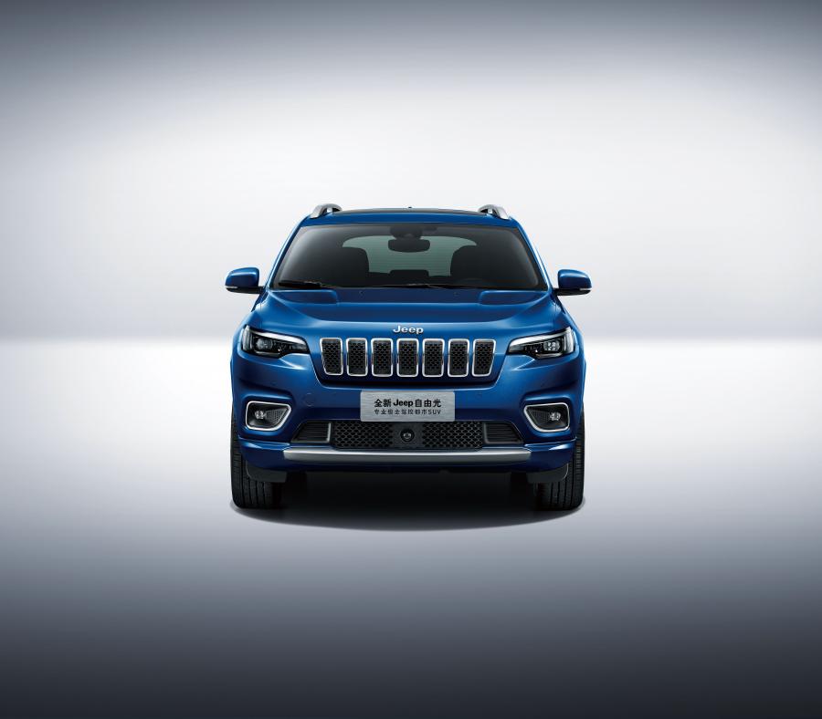 Jeep Cherokee Overland (KL) 2018 года  (CN) (фото 4 из 4)